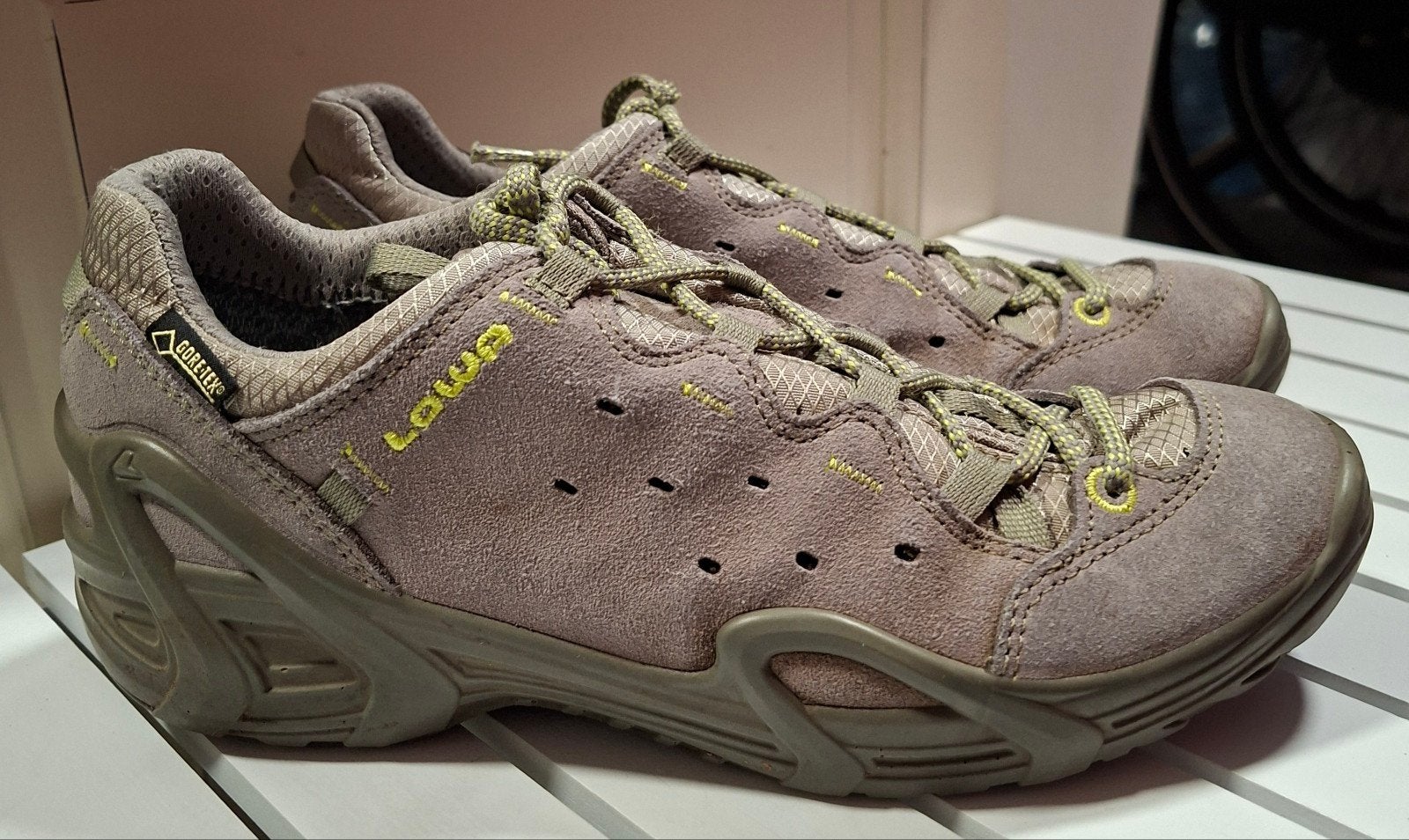 Lowa lichtgewicht wandelschoenen mt 38, Sport en Fitness, Bergsport en Wandelen, Ophalen of Verzenden, Zo goed als nieuw, Schoenen