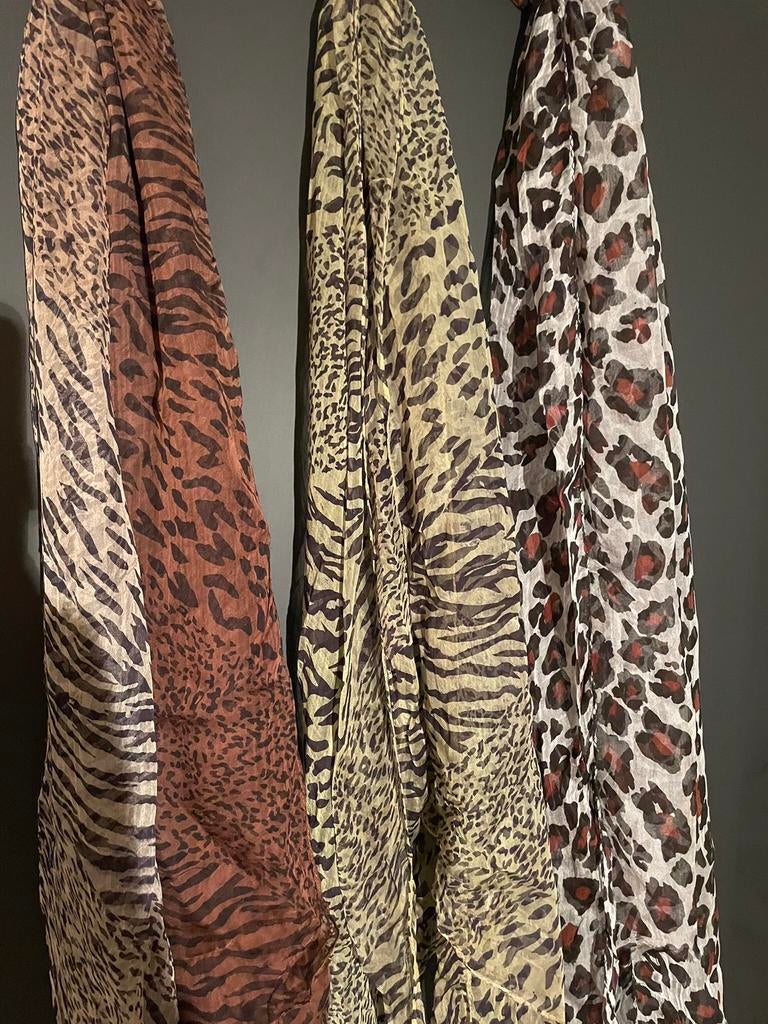 Sjaal viscose, Ophalen of Verzenden, Zo goed als nieuw, Maat 46/48 (XL) of groter, Sjaal