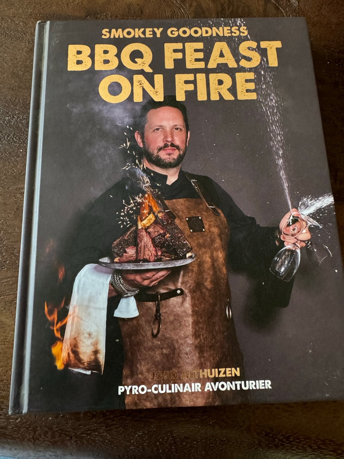 BBQ Feast on Fire - Smokey Goodness kookboek, Ophalen, Zo goed als nieuw, Overige gebieden, Hoofdgerechten