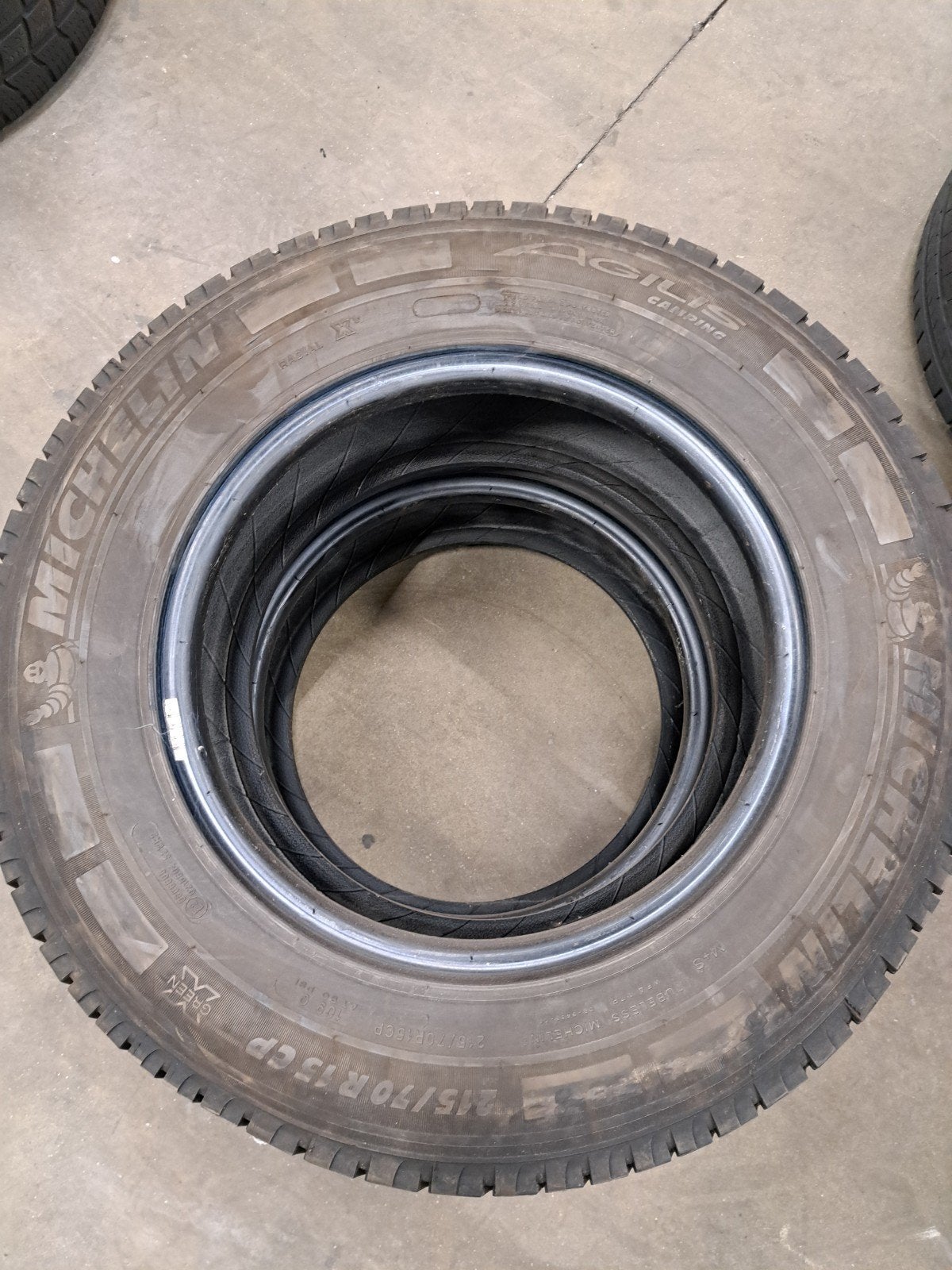 Set van 2 Michelin Agilis 215/70R15 met 7-8mm profiel, Ophalen, 15 inch, Band(en), Zomerbanden