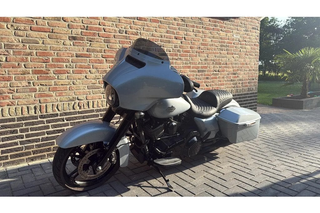 Harley-Davidson 103 FLHX Street Glide € 17.949,00, Motoren, Motoren | Harley-Davidson, 1690 cc, Bedrijf, LED Verlichting, Meer dan 35 kW