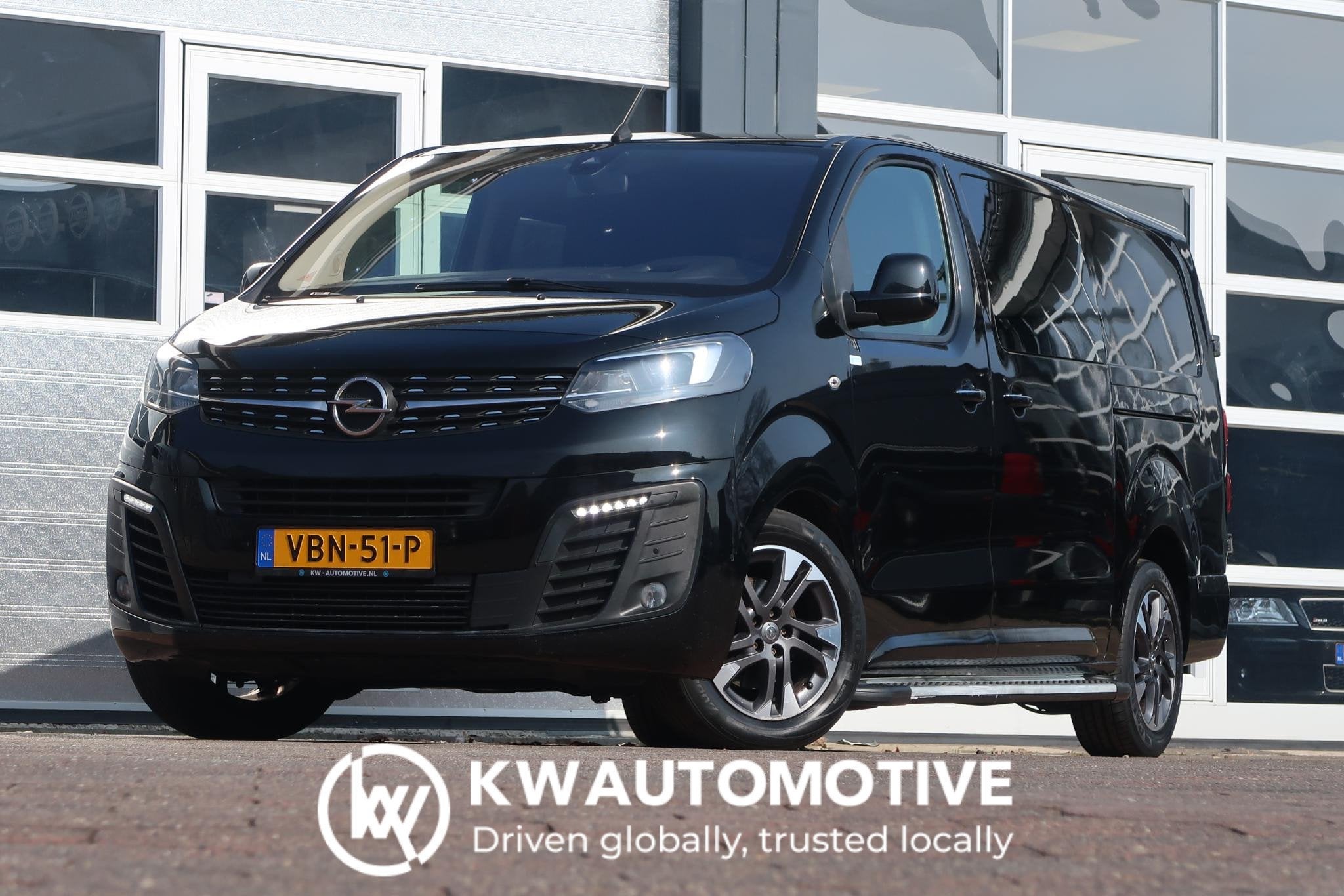 Opel Vivaro 2.0 CDTI L3H1 Innovation AUT/ 2X DEUR/ LED/ CAME, Auto's, Bestelauto's, Gebruikt, Euro 6, 4 cilinders, 2000 kg