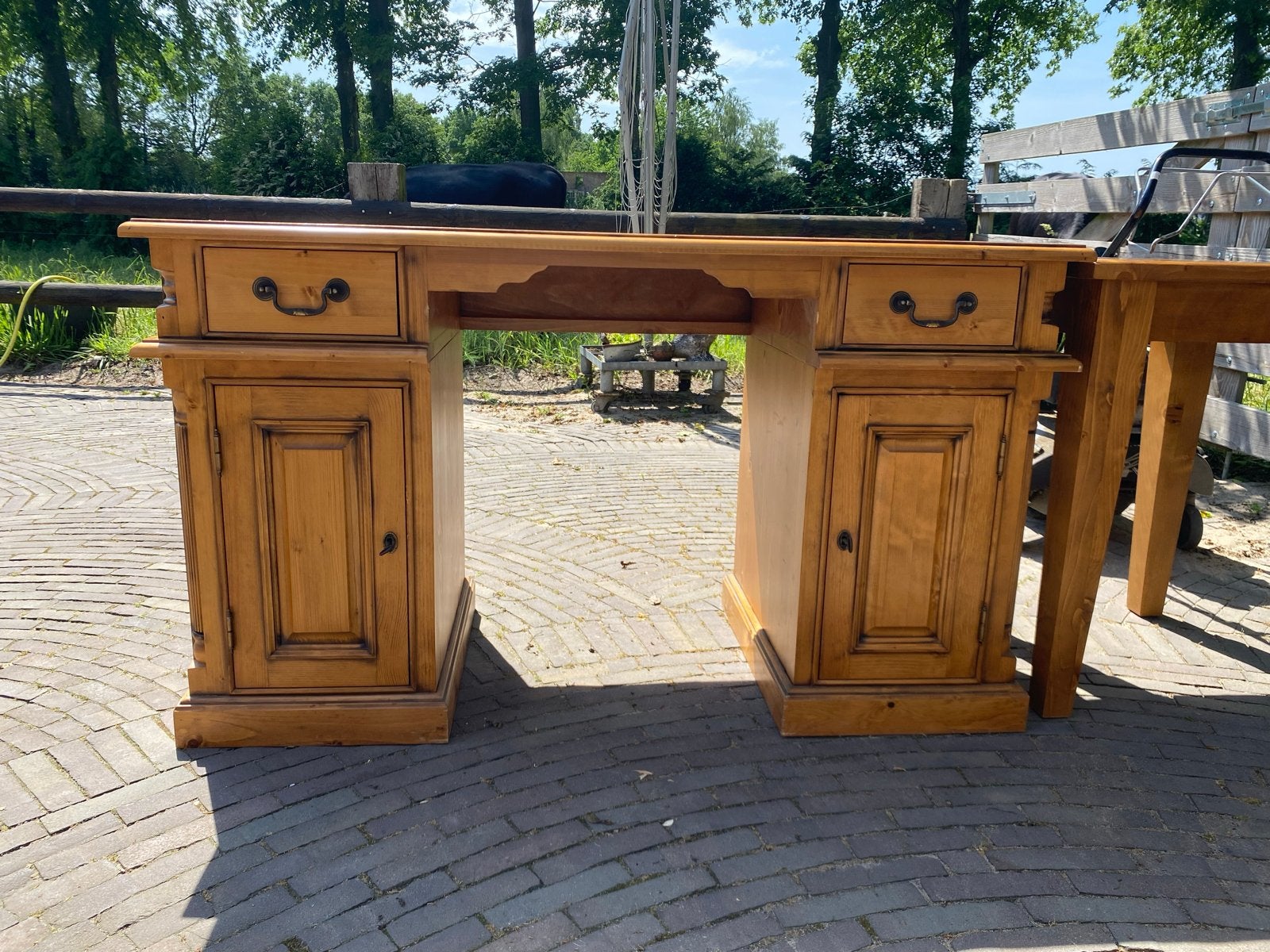 Houten bureau met laden en kastjes, Ophalen, Gebruikt, Bruin, Bureau-kast combinatie