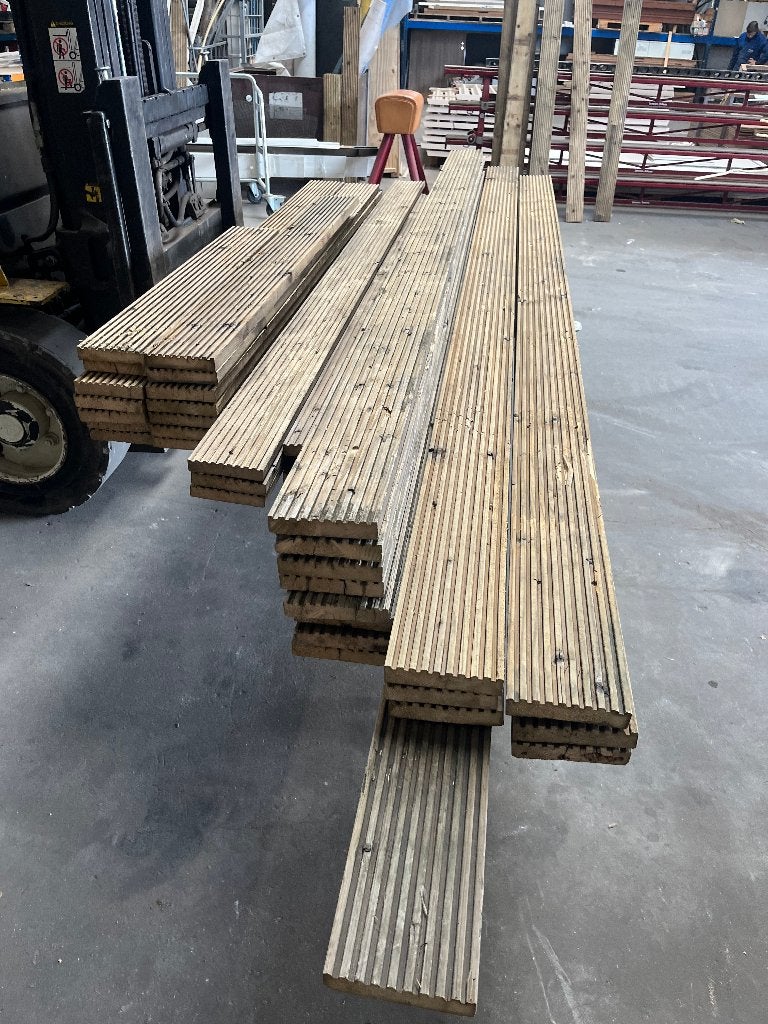 Circulaire Geïmpregneerde Grenen Vlonderplanken, Doe-het-zelf en Verbouw, Hout en Planken, Gebruikt, 25 tot 50 mm, Grenen, Plank