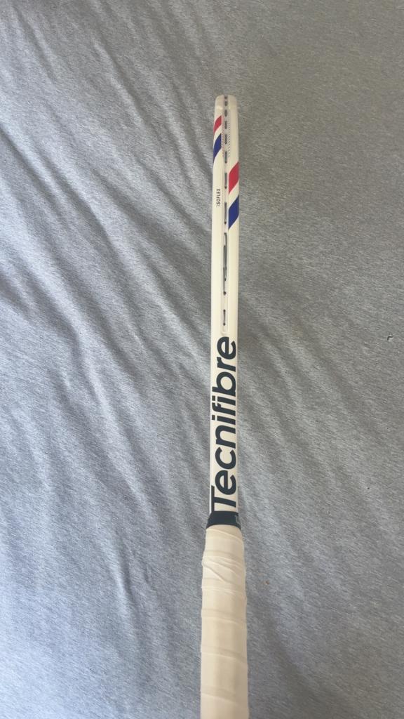 Tecnifibre 305s zo goed als nieuw, Sport en Fitness, Tennis, Ophalen of Verzenden, Zo goed als nieuw, Racket, L2