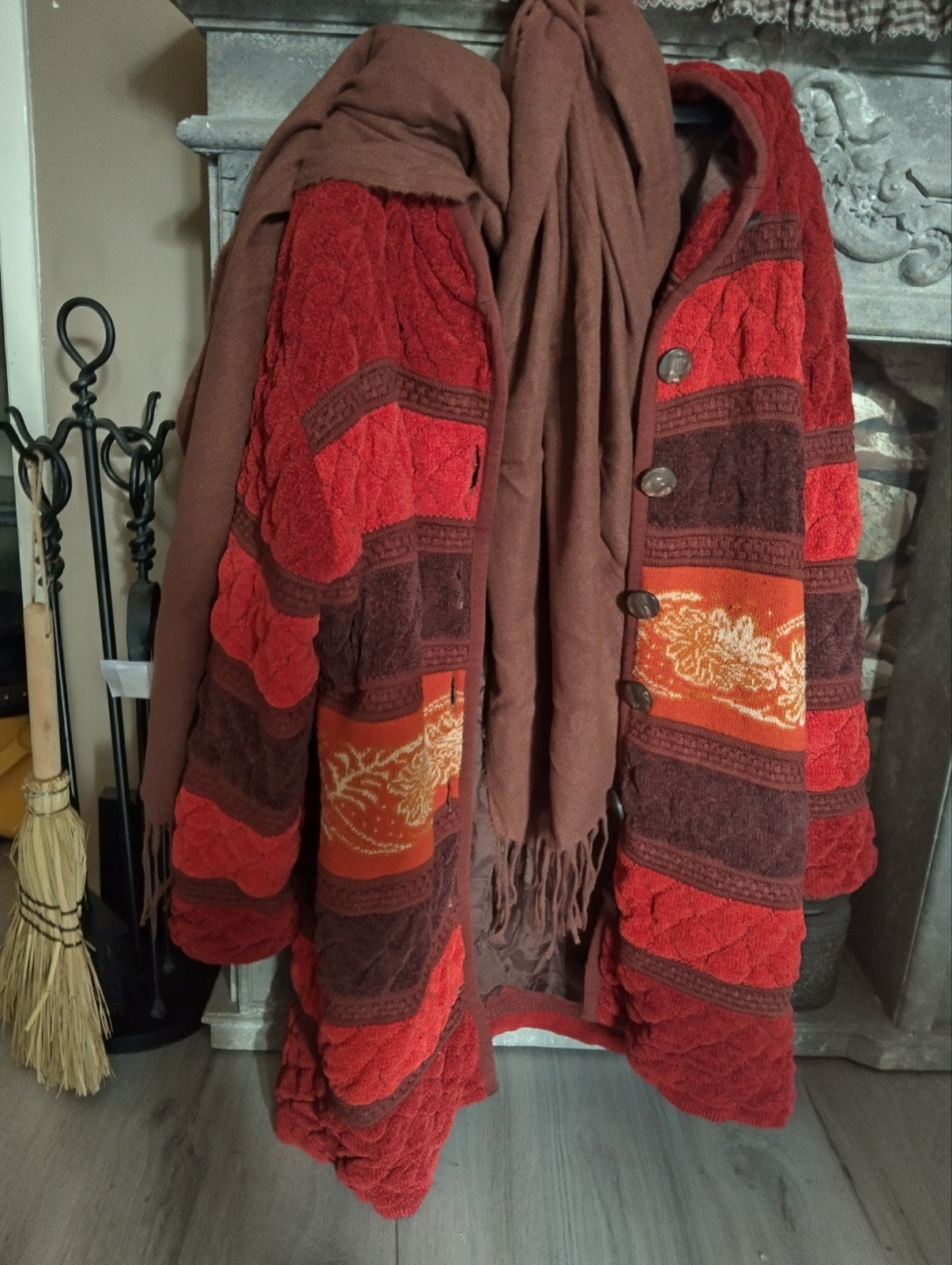 Unieke warme bohemian jas (zonder sjaal)boohoo stijl, Boohoo, Ophalen of Verzenden, Maat 38/40 (M), Rood