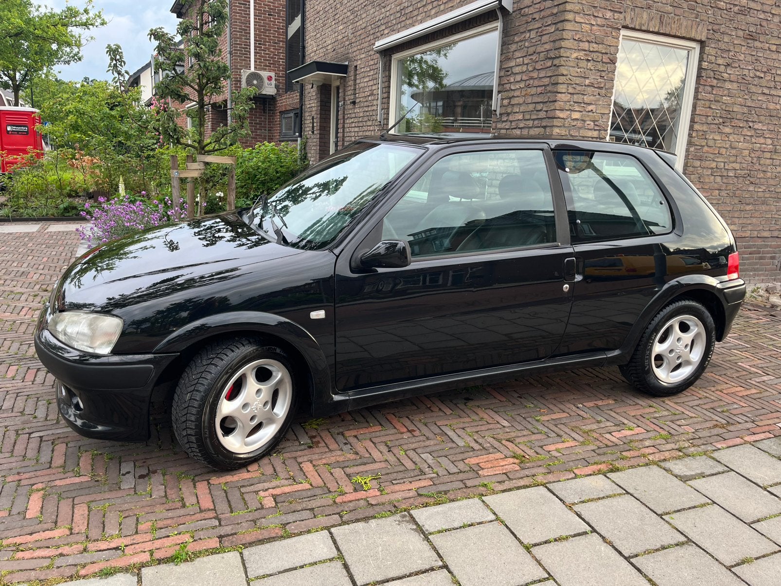 Peugeot 106 1.4 Sport 2002 Zwart, Voorwielaandrijving, 4 cilinders, 400 kg, Zwart
