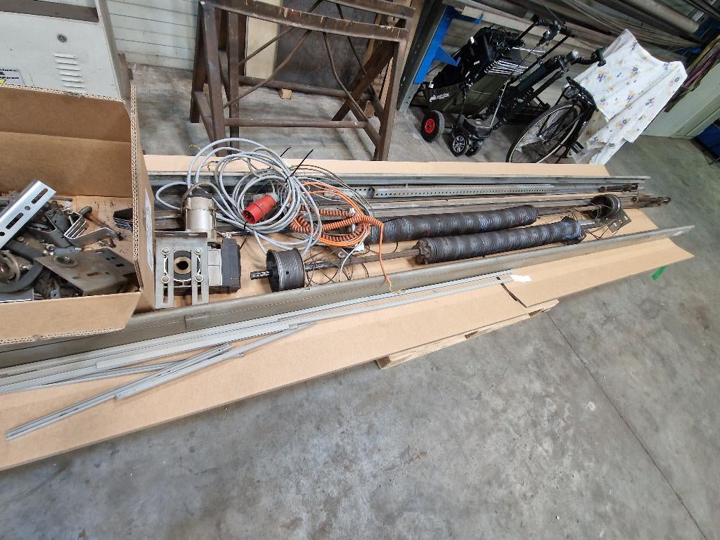 Overhead deur, Ophalen, Gebruikt, Overige materialen, 20 tot 50 mm