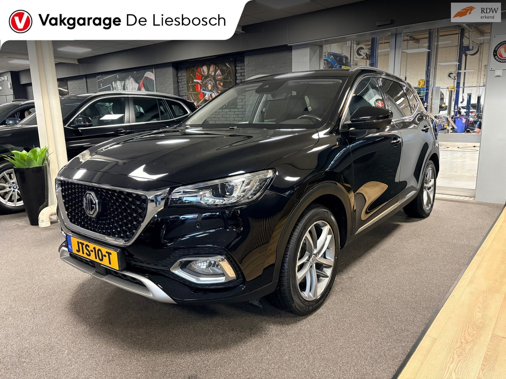 MG EHS 1.5 TGDI Luxury / Leder / Panoramadak / 360camera, Auto's, MG, 12 maanden, Gebruikt, 4 cilinders, Zwart