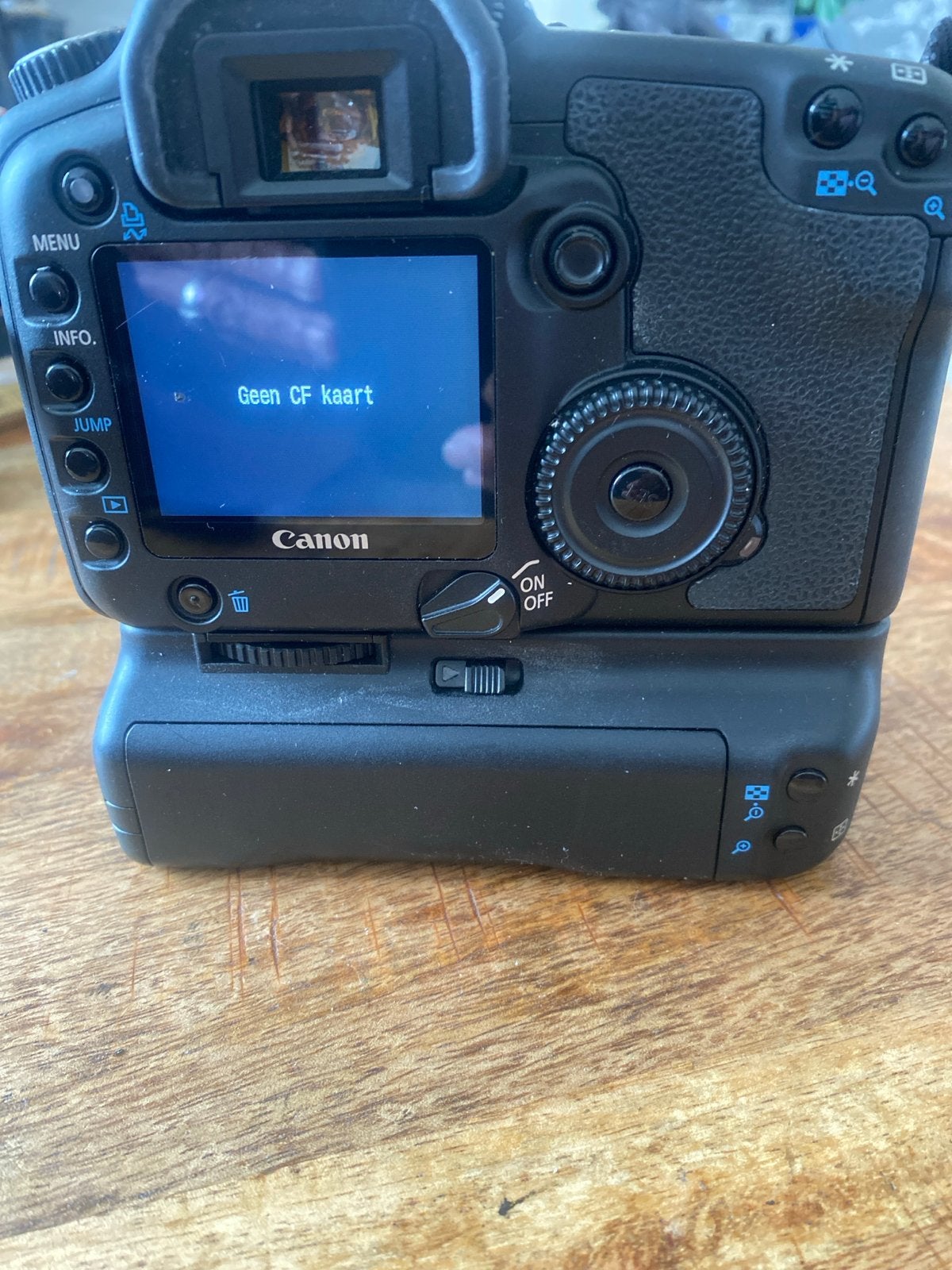Canon EOS 30D Spiegelreflexcamera met lens en batterij grip, Audio, Tv en Foto, Ingebouwde flitser, Gebruikt, Spiegelreflex, Canon