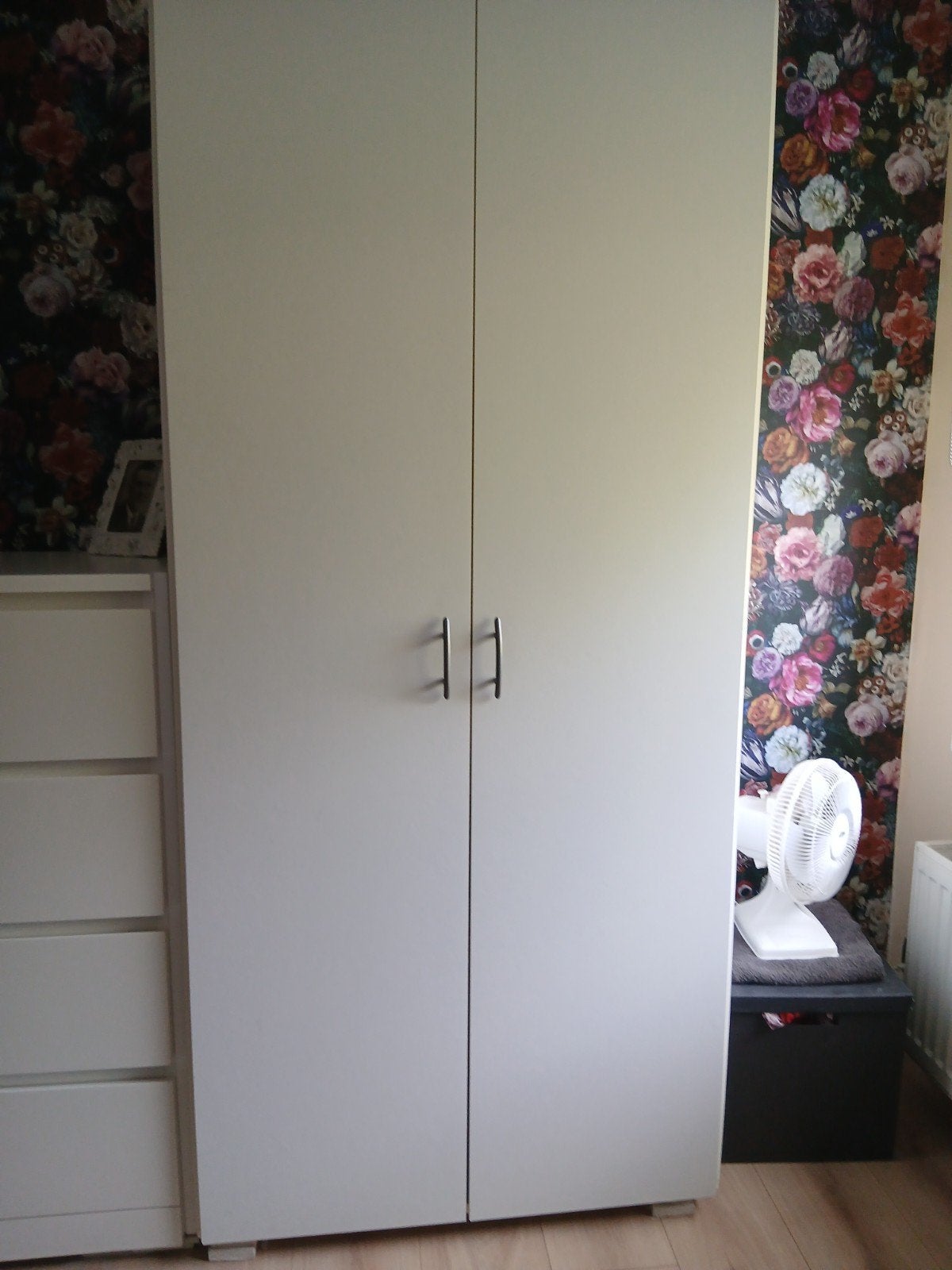 witte 2 deurs kledingkast, Ophalen, Gebruikt, 50 tot 100 cm, 150 tot 200 cm