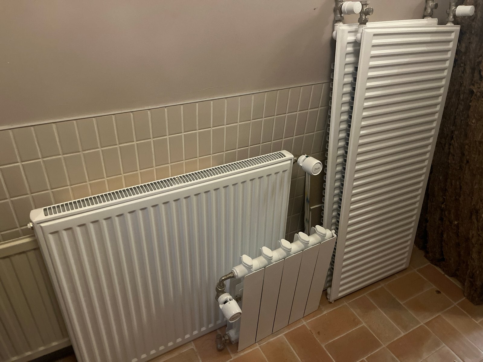 4 ongebruikte radiatoren (T11 en aluminium) incl. aansluitin, Ophalen, 30 tot 80 cm, Radiator, Nieuw