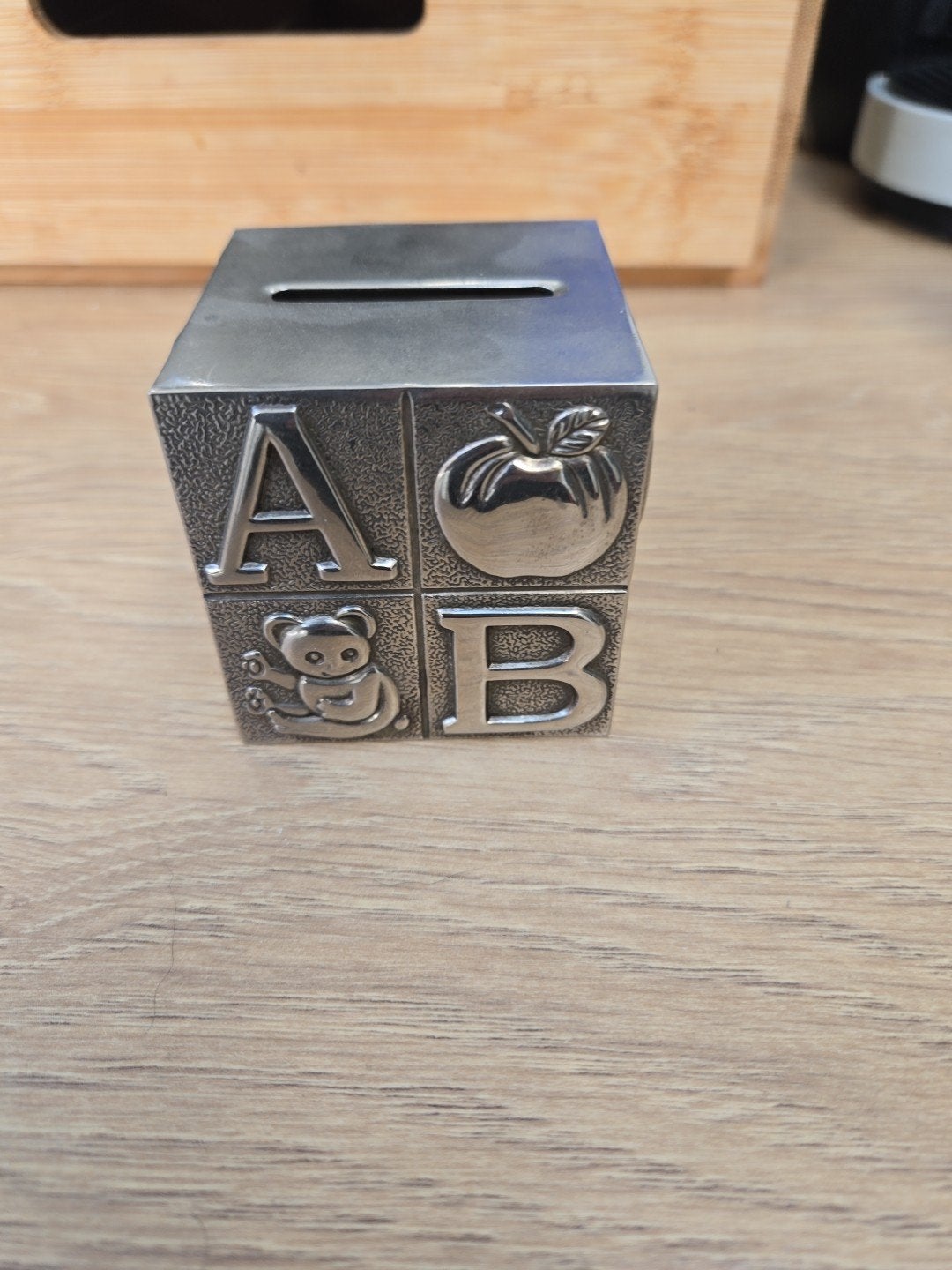 Vintage metal spaarpot met alfabet en dieren, Ophalen of Verzenden, Gebruikt, Metaal of Blik, Dier