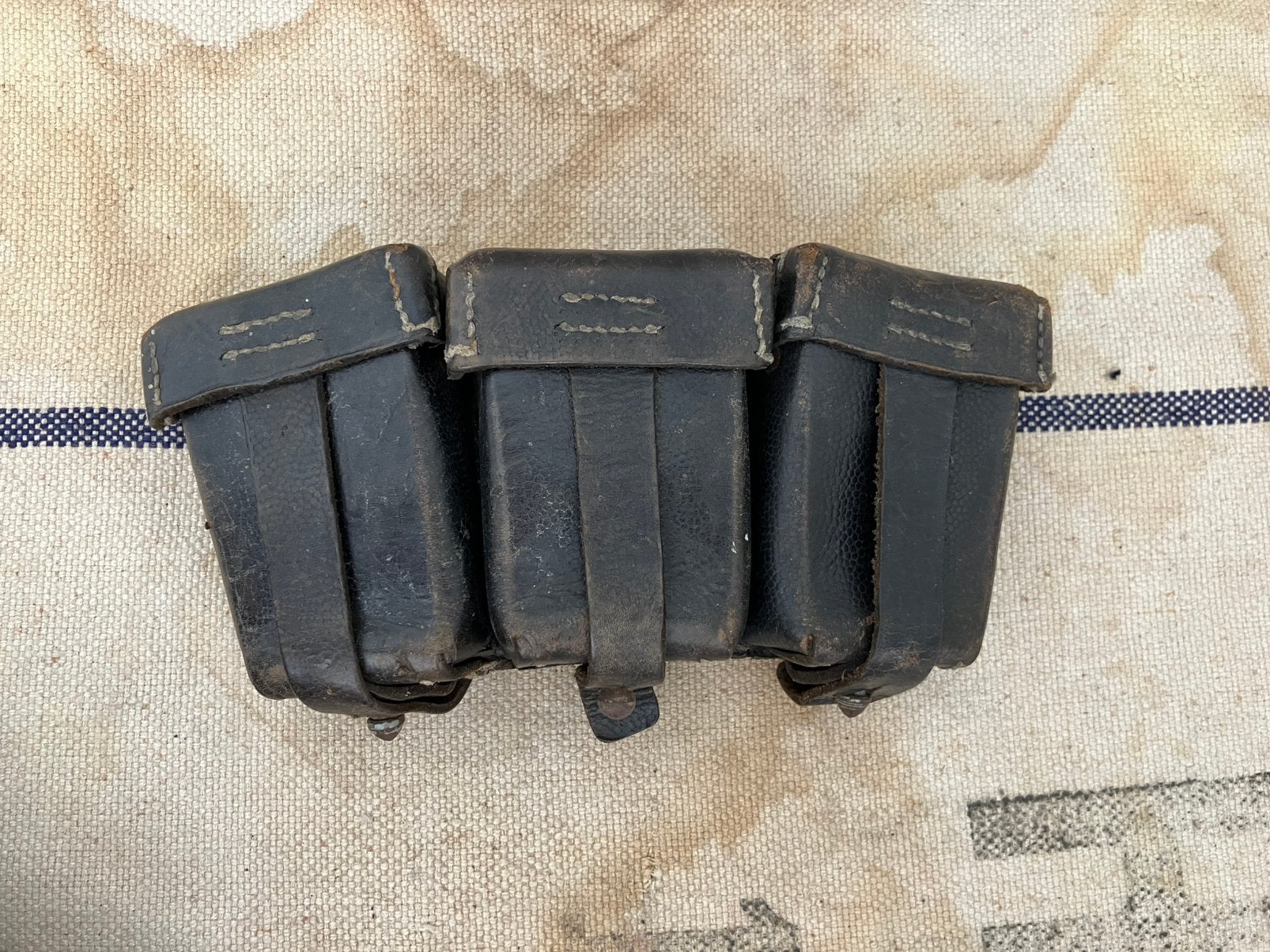 Duits K98 munitietasje WOII (Franse maker), Verzamelen, Ophalen of Verzenden, Landmacht, Duitsland, Kleding of Schoenen
