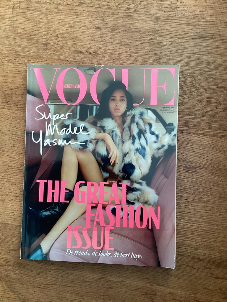 Nog 1 Vogue Glossy, Boeken, Ophalen of Verzenden, Gelezen, Glossy