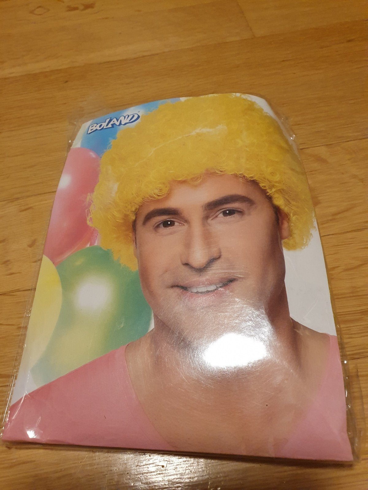 Gele Krullen Pruik - Boland Feestpruik, Ophalen of Verzenden, Nieuw, Accessoires