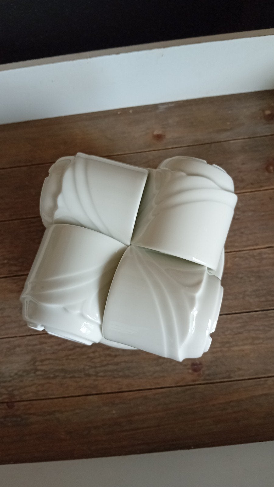 4 witte kop en schotels, Ophalen of Verzenden, Zo goed als nieuw, Overige stijlen, Kop(pen) en/of Schotel(s)