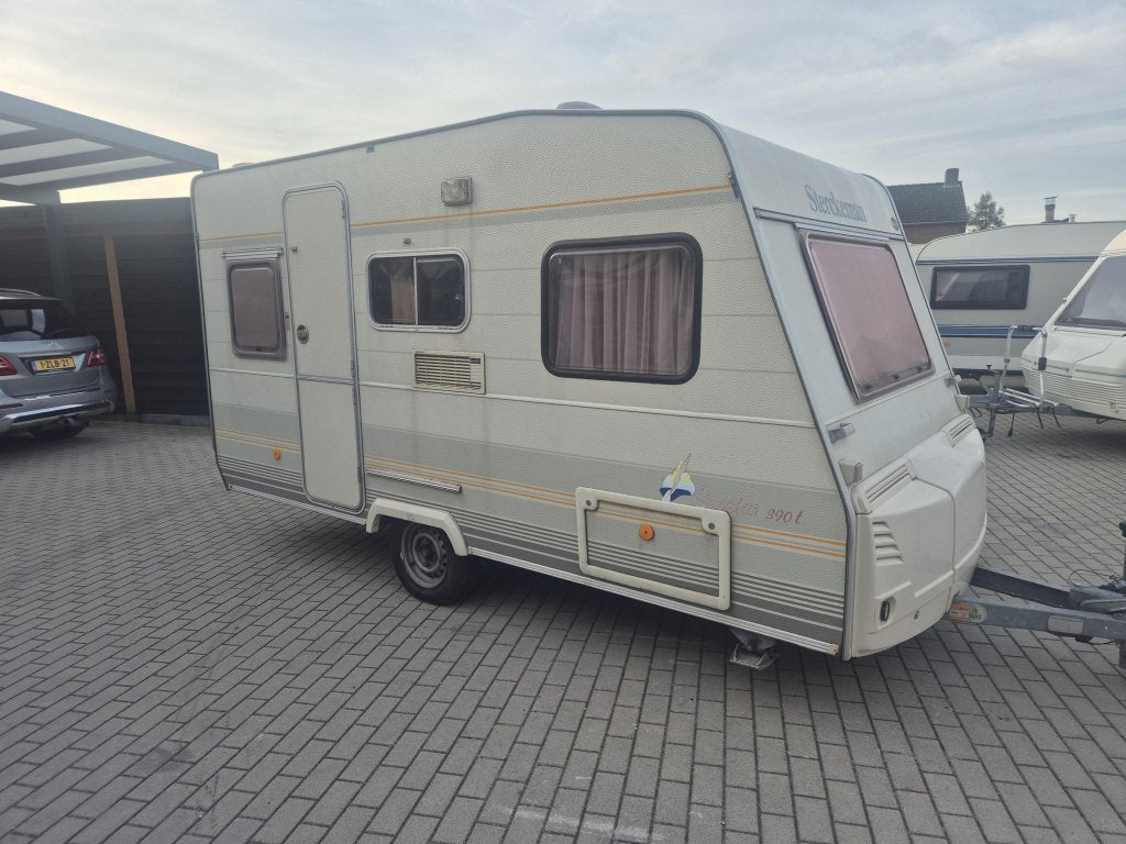 Sterckeman Sunstar 390 T + Voortent, Caravans en Kamperen, Caravans, Sterckeman, Bedrijf, Treinzit, 500 - 750 kg