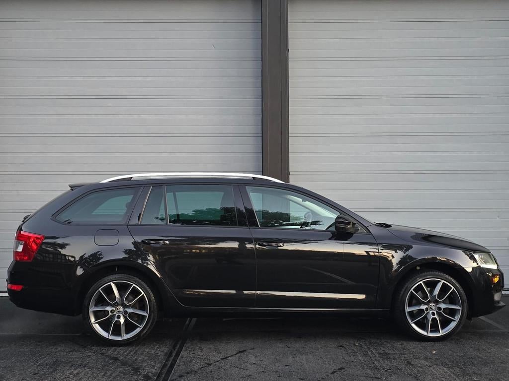 Skoda Octavia Combi 1.8 TSI automaat 4x4, Stof, Gebruikt, LED verlichting, Zwart