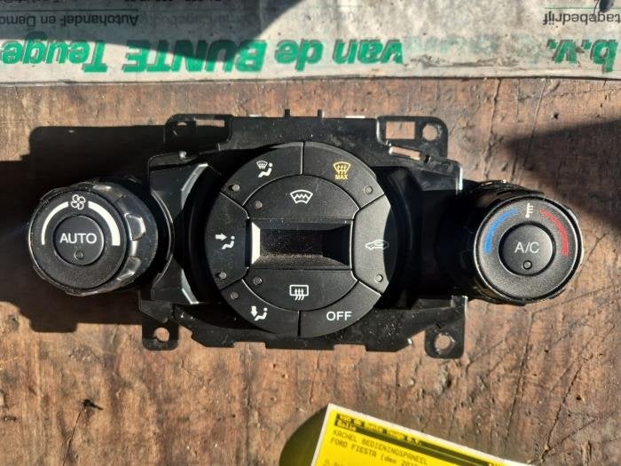 Kachel Bedieningspaneel van een Ford Fiesta, Gebruikt, -, -, Ford