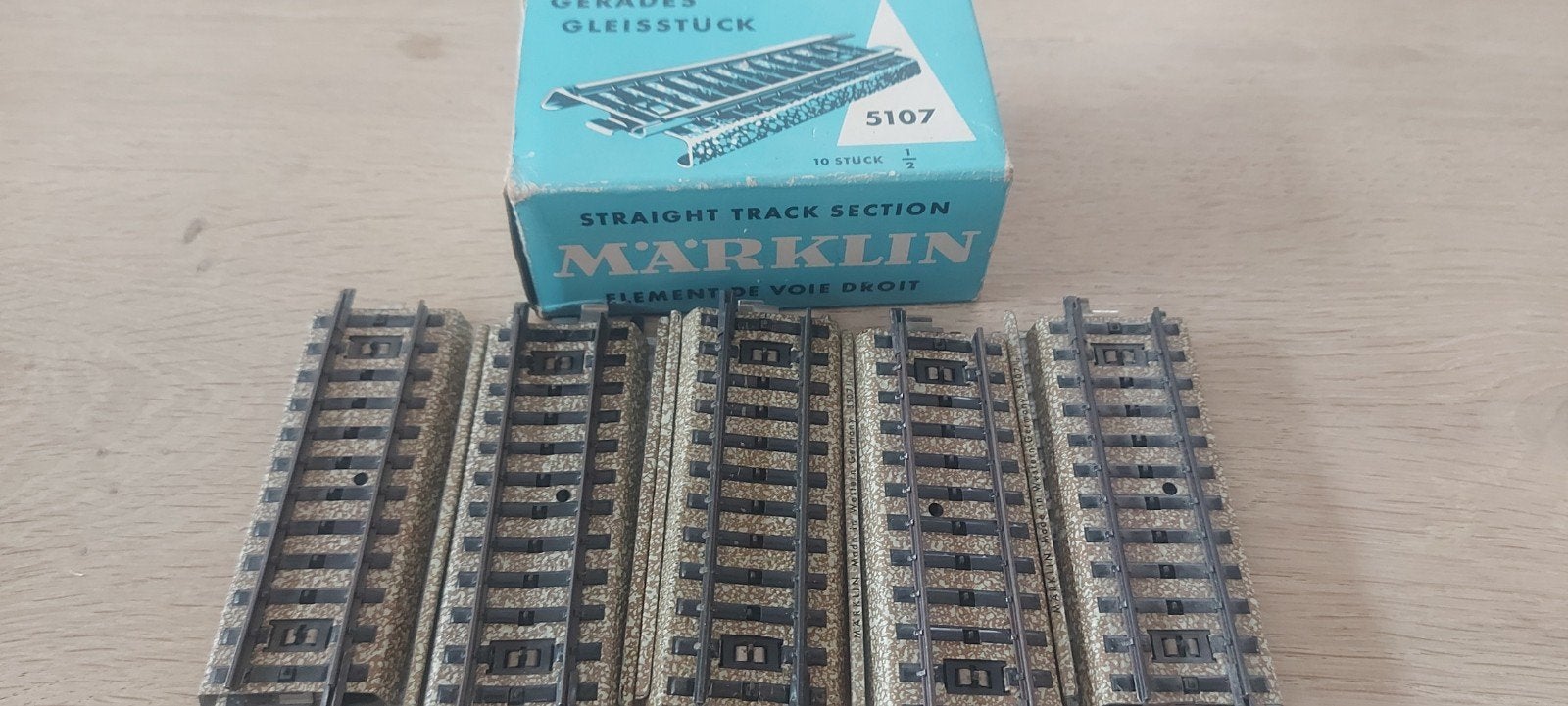 10 rechte Märklin m-rails passtukjes artnr 5108 in ovp, Hobby en Vrije tijd, Modeltreinen | H0, Wisselstroom, Rails, Ophalen of Verzenden