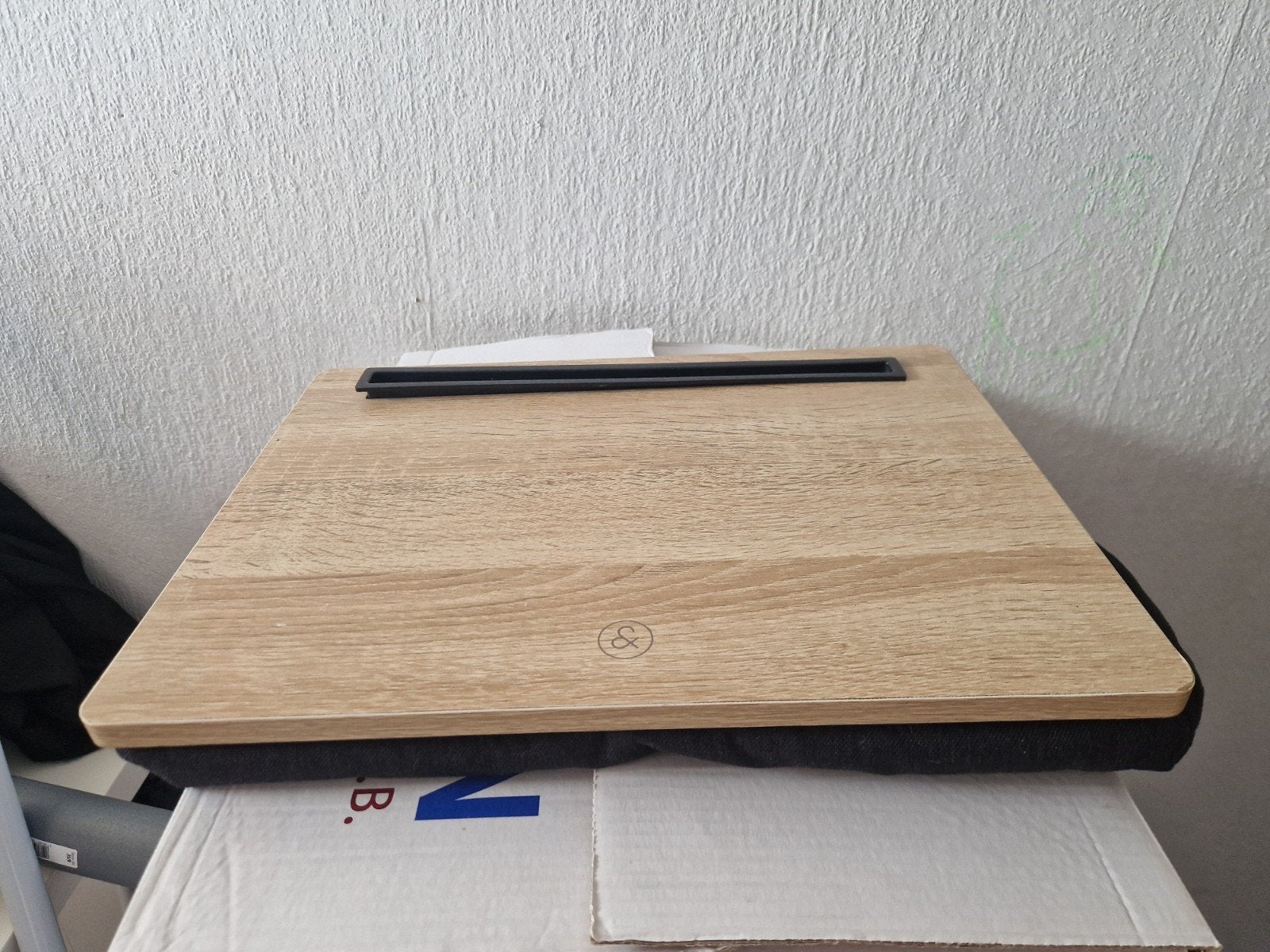 Laptop/iPad standaard met kussen, Ophalen of Verzenden, Zo goed als nieuw, Onbekend