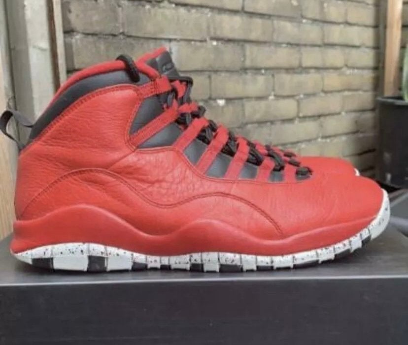 NIKE AIR JORDAN 10-‘BULLS over BROADWAY”/Size 44.5, Overige kleuren, Sportschoenen, Ophalen of Verzenden, Zo goed als nieuw