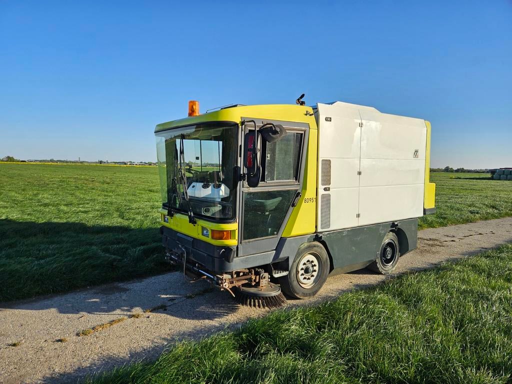 Ravo 5002 zelfrijdende veegwagen veegmachine sweeper, Ophalen, Gebruikt, Ravo