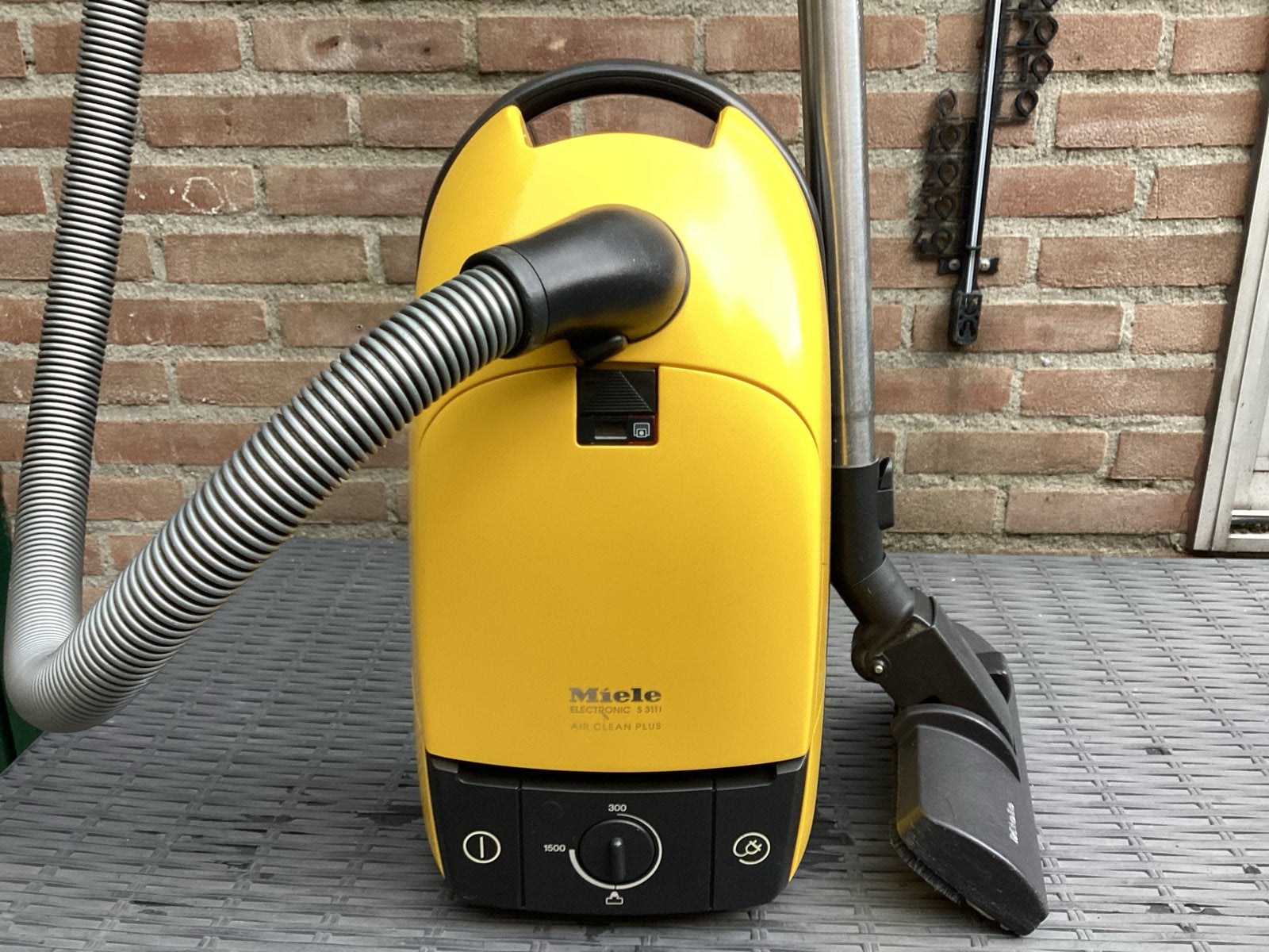 Miele Electronic S 311i  Air Clean Plus Stofzuiger - Geel, Witgoed en Apparatuur, Stofzuigers, Inclusief accessoires, Gebruikt