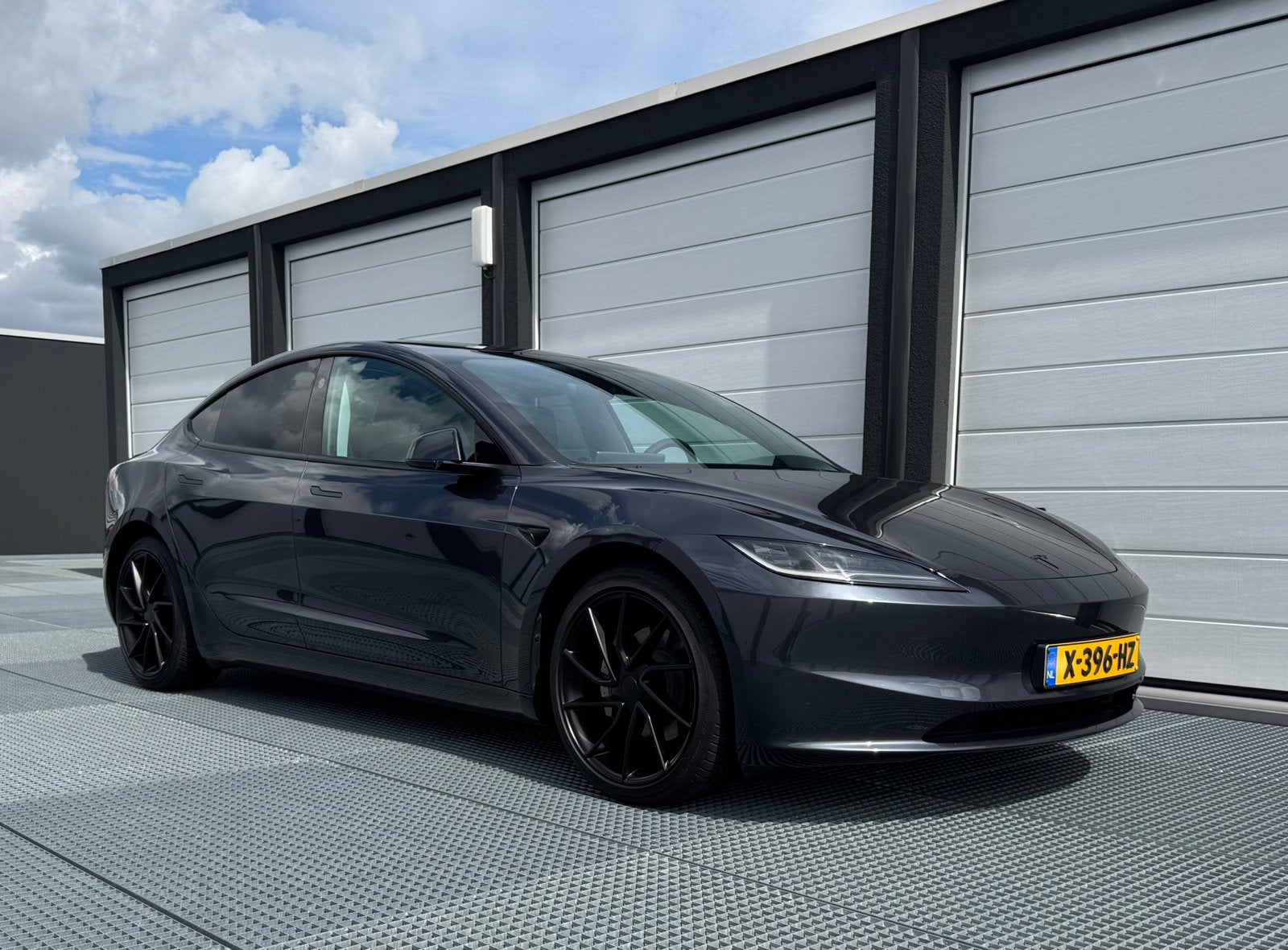Tesla Model 3 Long Range AWD 2026 uitgevoerd, Auto's, Tesla, Automaat, Zwart, Origineel Nederlands, Vierwielaandrijving