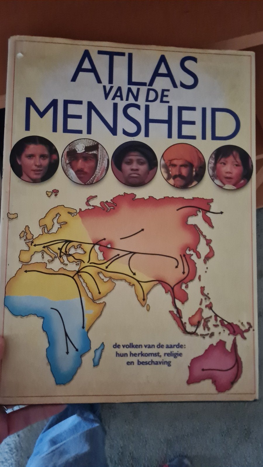 Atlas van de Mensheid - De volken van de aarde, Ophalen of Verzenden, 20e eeuw of later, Gelezen, Onbekend