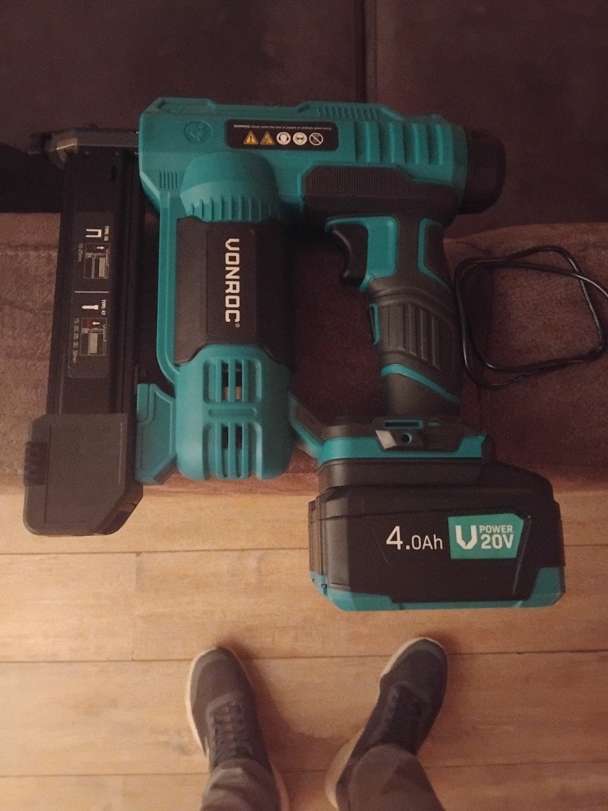 VONROC Accu tacker/nietmachine met nieuwe lader, Ophalen, Zo goed als nieuw, Overige typen