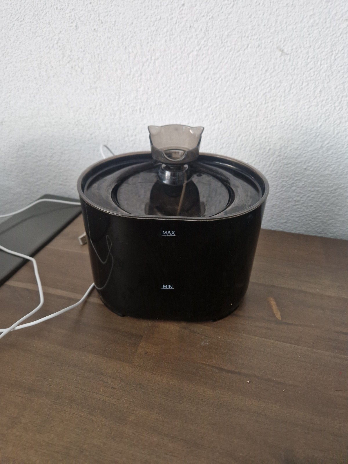 katten drinkbak 2L met pomp, Ophalen, Automatisch, Zo goed als nieuw