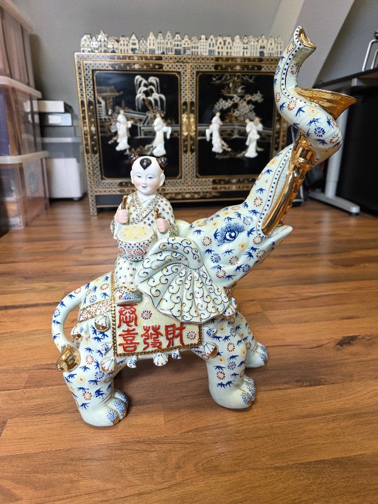 Chinees porseleinen beeld van een kind op een olifant, Ophalen, Zo goed als nieuw, Overige typen