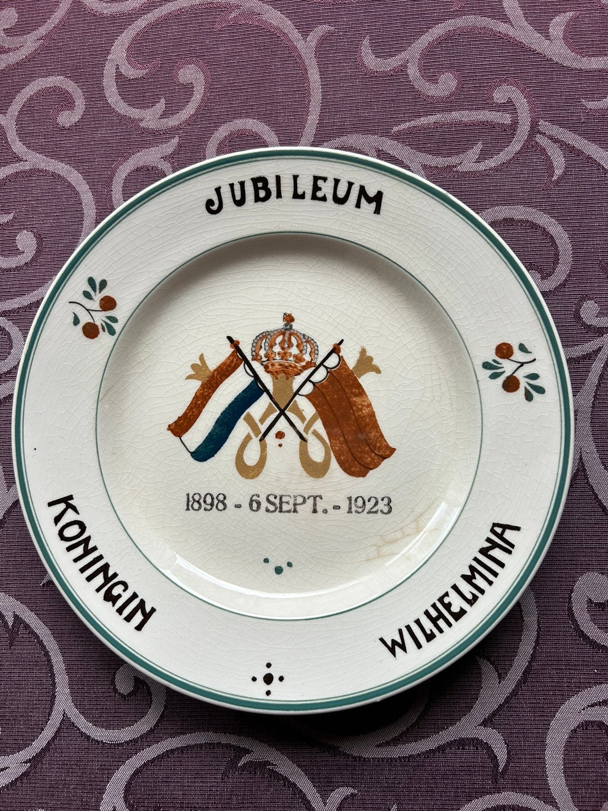 Bord uitgegeven tgv 25 jarig Reg. Jub. Wilhelmina, Verzamelen, Ophalen of Verzenden, Zo goed als nieuw, Servies