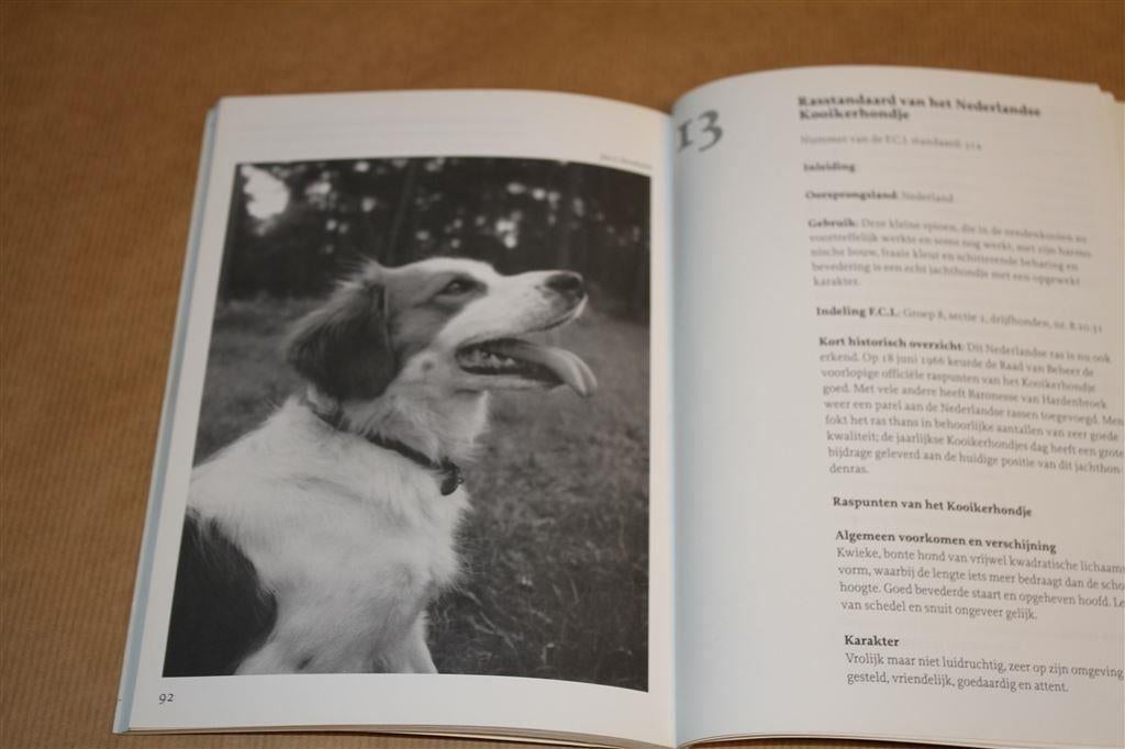 Het kooikerhondje. Vriendenboek Ver. Ned. Kooierkerhondje., Ophalen of Verzenden, Gelezen, Honden