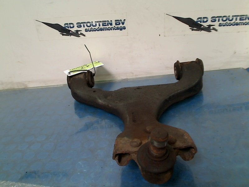 Draagarm Links Voor Mercedes-Benz Vito (639.6) 2006, Auto-onderdelen, Gebruikt, Mercedes-Benz AG, Mercedes-Benz, Mercedesstraße 120, Stuttgart 70372, , Duitsland