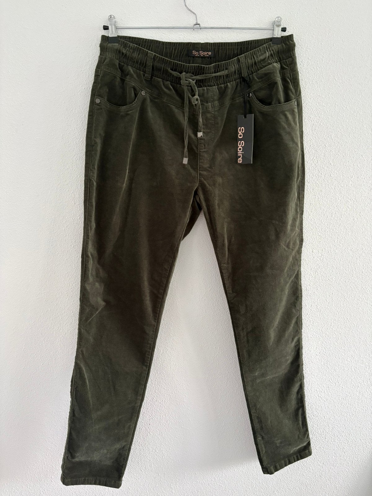 Mooie fluwele  broek So Soire mt XXL 46, Kleding | Dames, Maat 46/48 (XL) of groter, Ophalen of Verzenden, Zo goed als nieuw, Lang