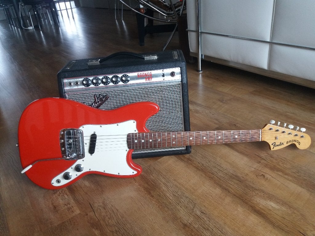 Fender Bronco 1968 met Bronco bijbehorende gitaar, Ophalen, Zo goed als nieuw, Solid body, Fender