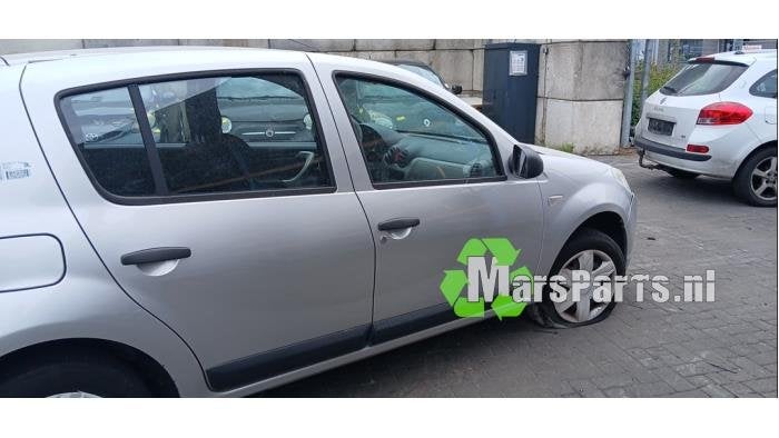 Portier 4Deurs rechts-voor van een Dacia Sandero, Auto-onderdelen, Dacia, Gebruikt, -, Deur
