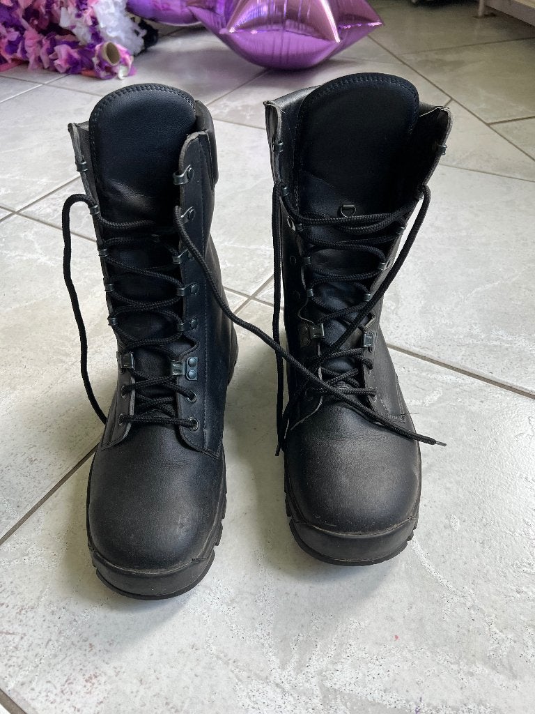 Licht gedragen paar Neskrid Model 18 Combat Boots maat 43M, Verzenden, Gebruikt, Schoenen