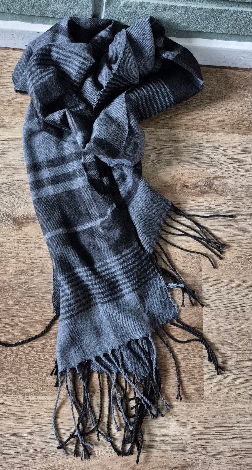 Unisex Zwart Grijze Geruite Sjaal, Ophalen of Verzenden, Zo goed als nieuw, Sjaal