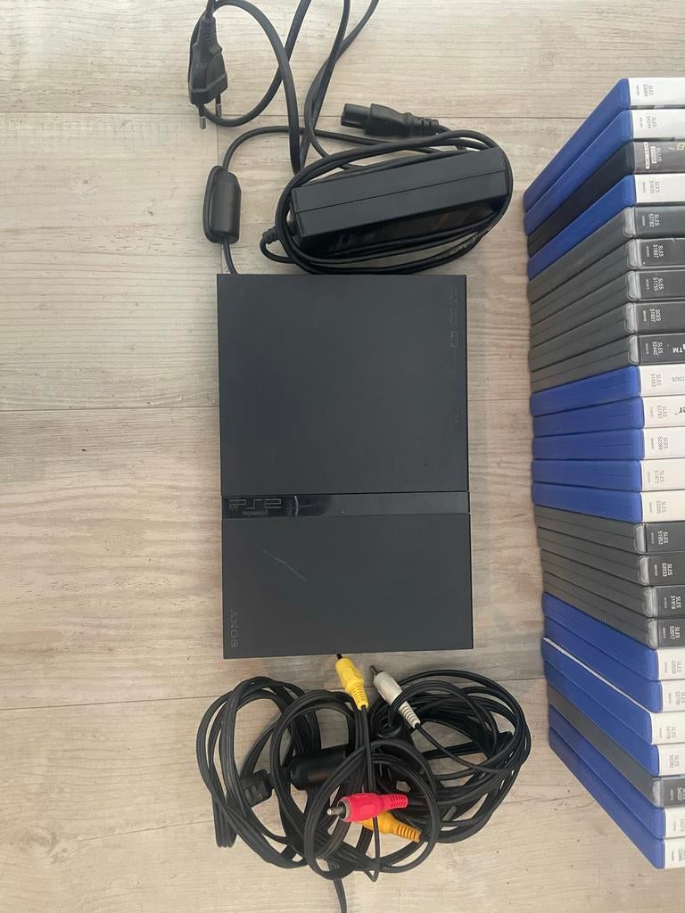 PlayStation 2 (PS2) met diverse spellen, Spelcomputers en Games, Ophalen, Zwart, Zonder controller, Slim
