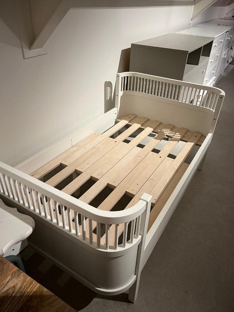 Sebra juniorbed meegroeibed 90 x 160/200 cm, Ophalen, 70 tot 85 cm, Zo goed als nieuw, Matras