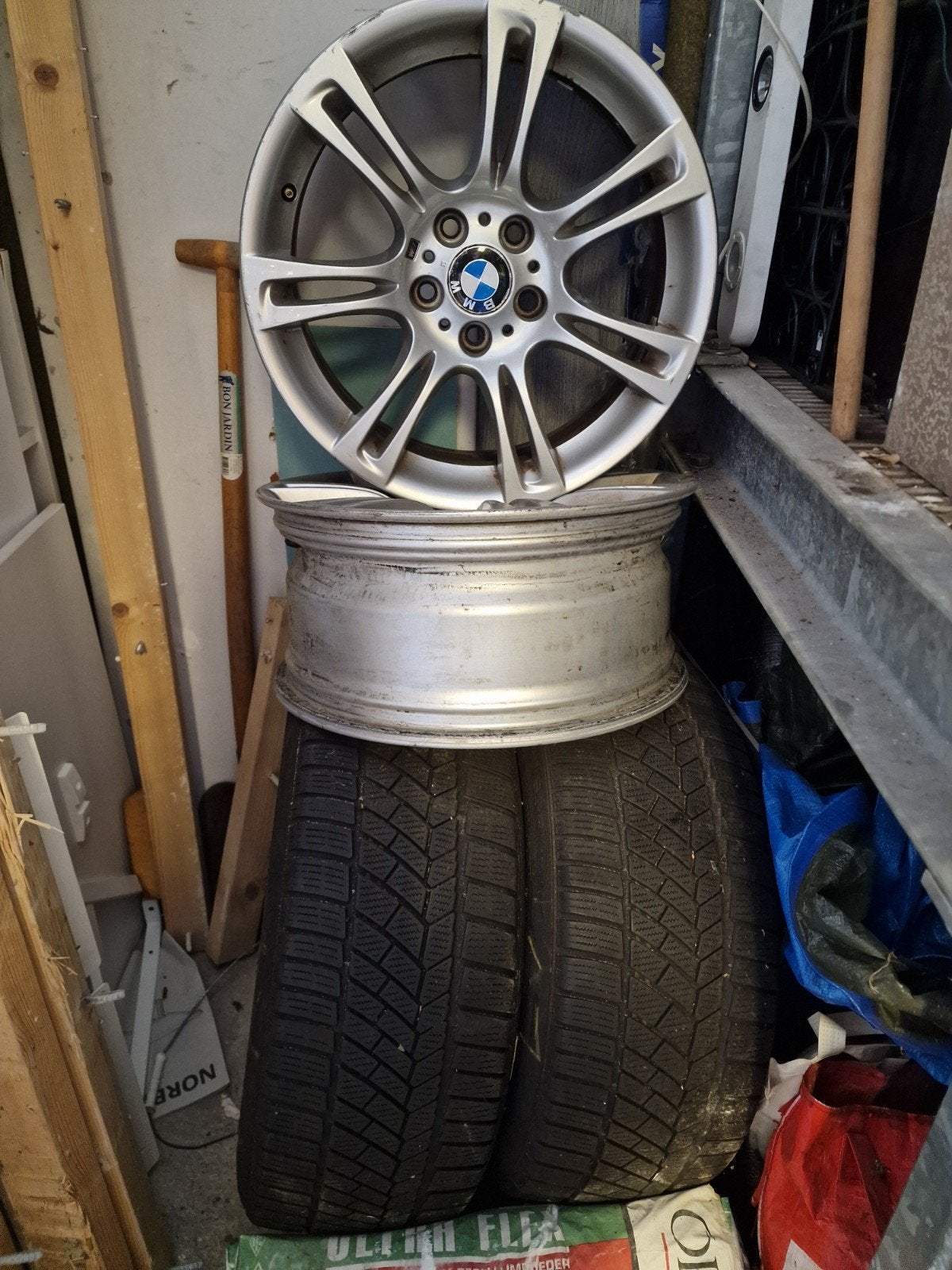 BMW F10 F11 Koplampen en Velgen 18 inch  met Winterbanden, Ophalen, Gebruikt, BMW