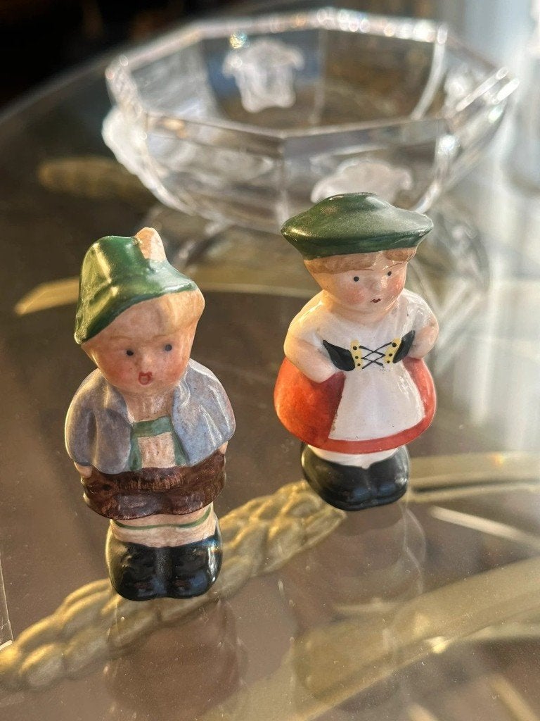 Vintage Goebel peper- en zoutstel – Tiroler jongetje &, Antiek en Kunst, Ophalen of Verzenden