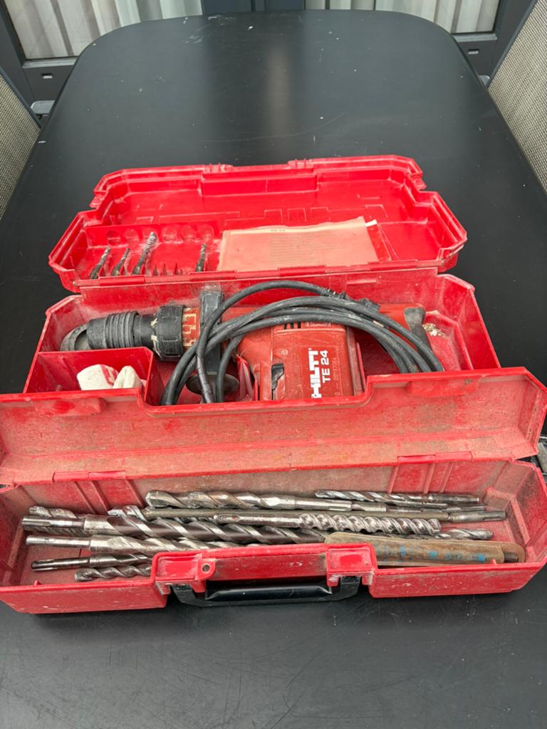 Hilti boorhamer TE 24 740 W, Doe-het-zelf en Verbouw, Ophalen, Gebruikt
