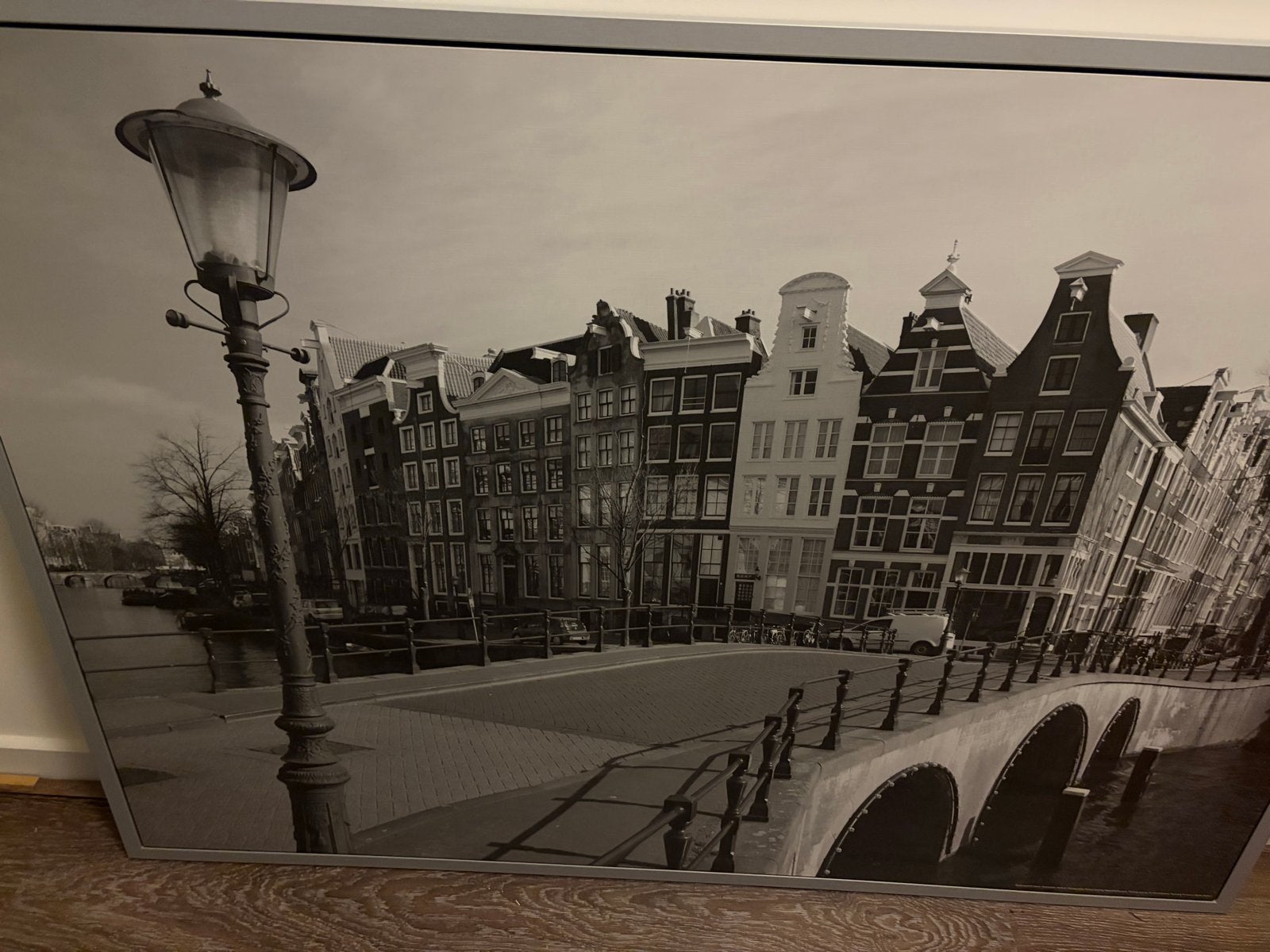 Zwart-wit foto Amsterdamse grachtenpandjes, Huis en Inrichting, Ophalen, 50 – 75, Zo goed als nieuw, 75 tot 100 cm