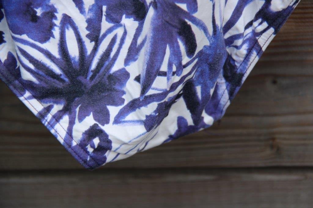 Halterbadpak blauw/ offwhite Cyell mt 44B Vaste prijs, Kleding | Dames, Badmode en Zwemkleding, Blauw, Badpak, Ophalen of Verzenden