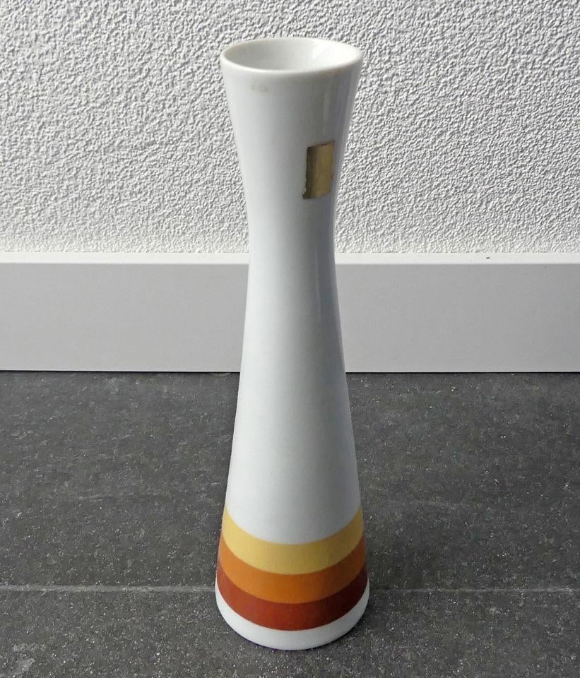 AK Kaiser 379 vintage vaas wit porselein gekleurde banen, Gebruikt, Wit, Aardewerk of Porselein, Ophalen of Verzenden